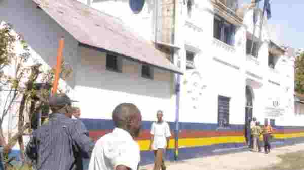 Mombasa Police Arrest Suspect Linked to Gang Violence Mombasa Police Arrest Suspect Linked to Gang Violence