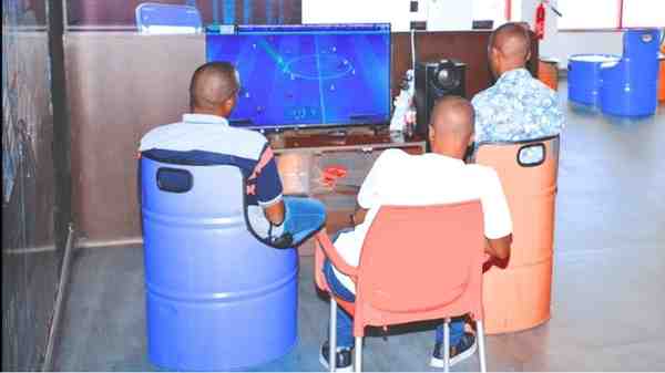 Adult Video Gaming in Kenya: From Mall Consoles to a Growing Cultural Mainstream Adult Video Gaming in Kenya: From Mall Consoles to a Growing Cultural Mainstream